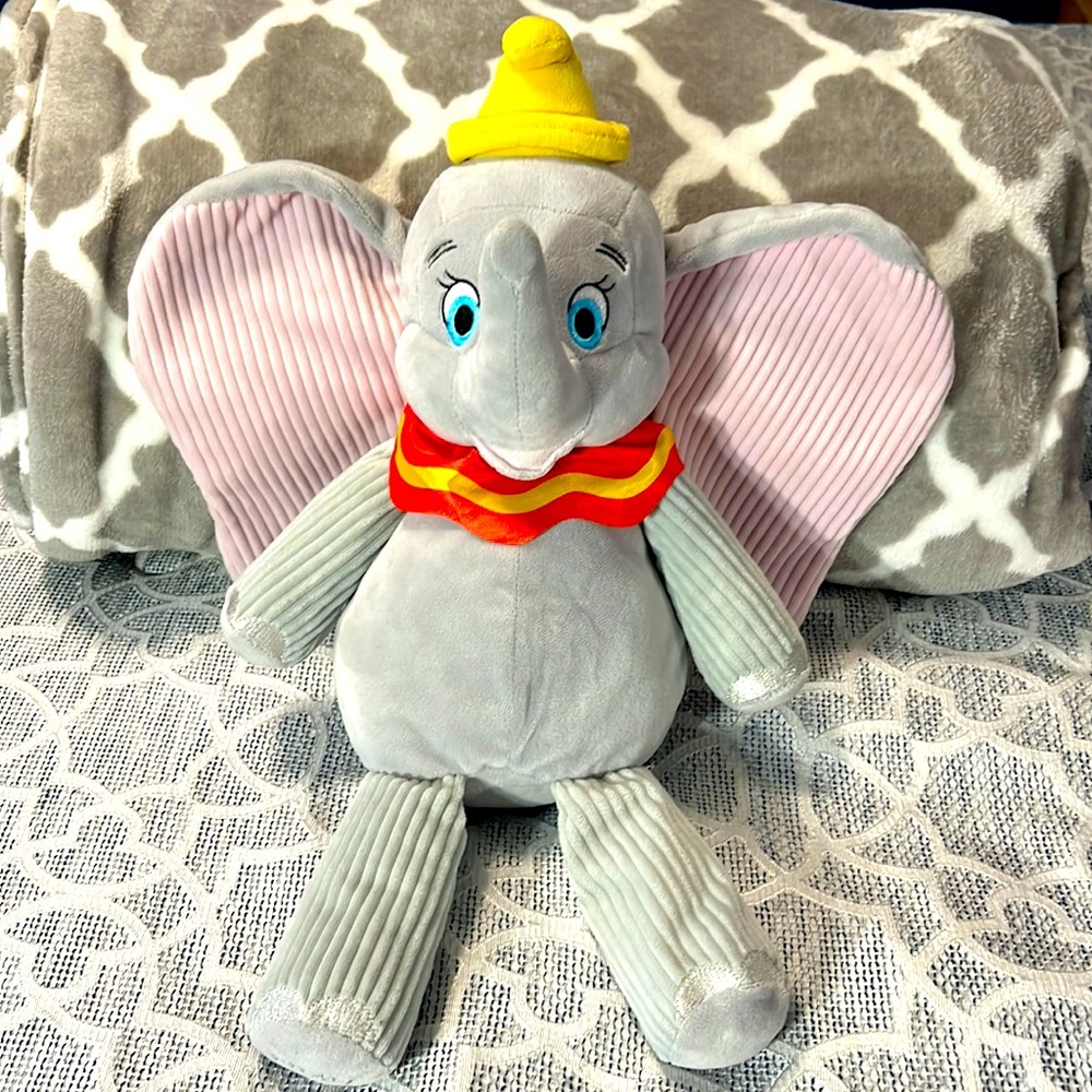 Disney Dumbo Scentsy Buddy Plush With Scent Citrus Parade Package.
